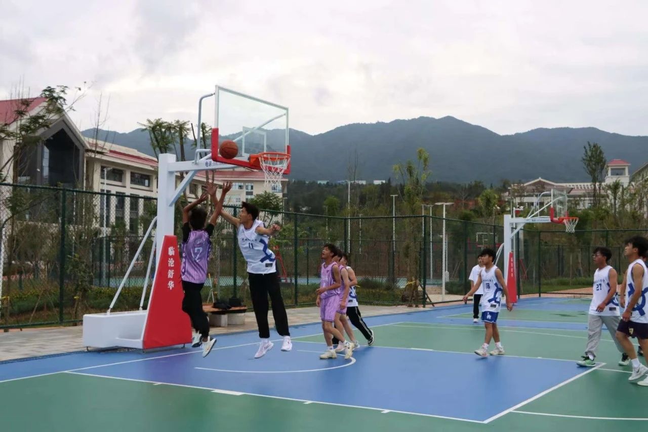 伟德国际英国2024年新生篮球运动会