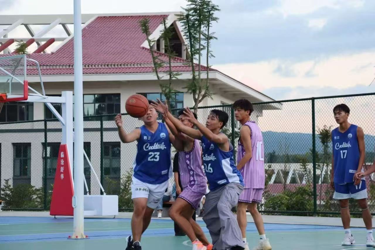 伟德国际英国2024年新生篮球运动会